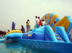 大型充氣水上沖關設備55*10*8