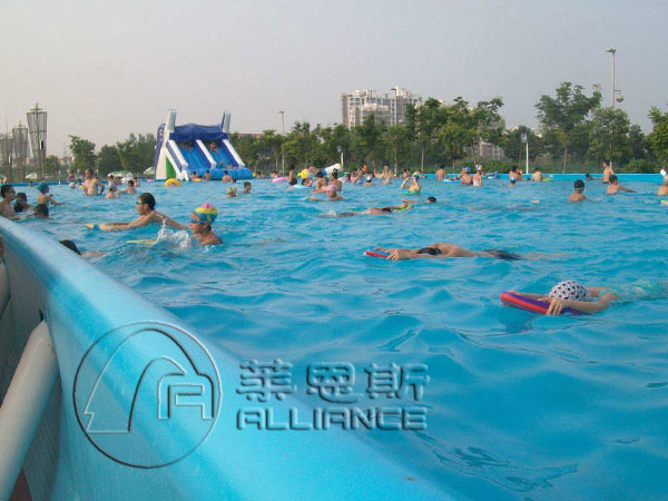 簡易式游泳池
