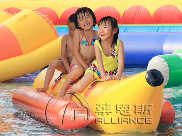 兒童戲水樂(lè)園