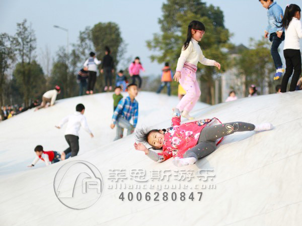 兒童充氣跳跳云蹦蹦云樂園
