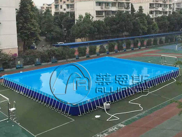 移動式游泳池