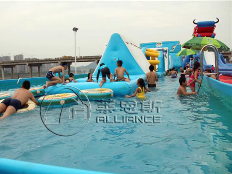 動漫水樂園