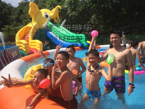 充氣式水樂園