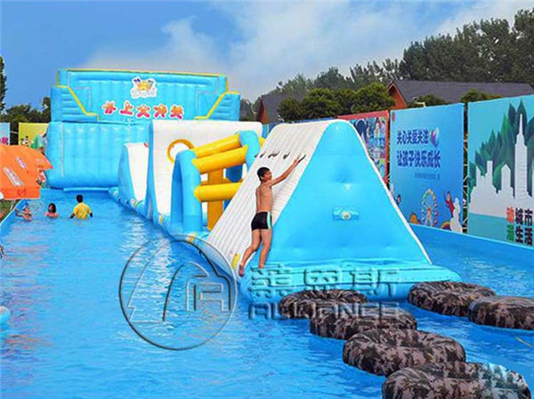 水上闖關設備